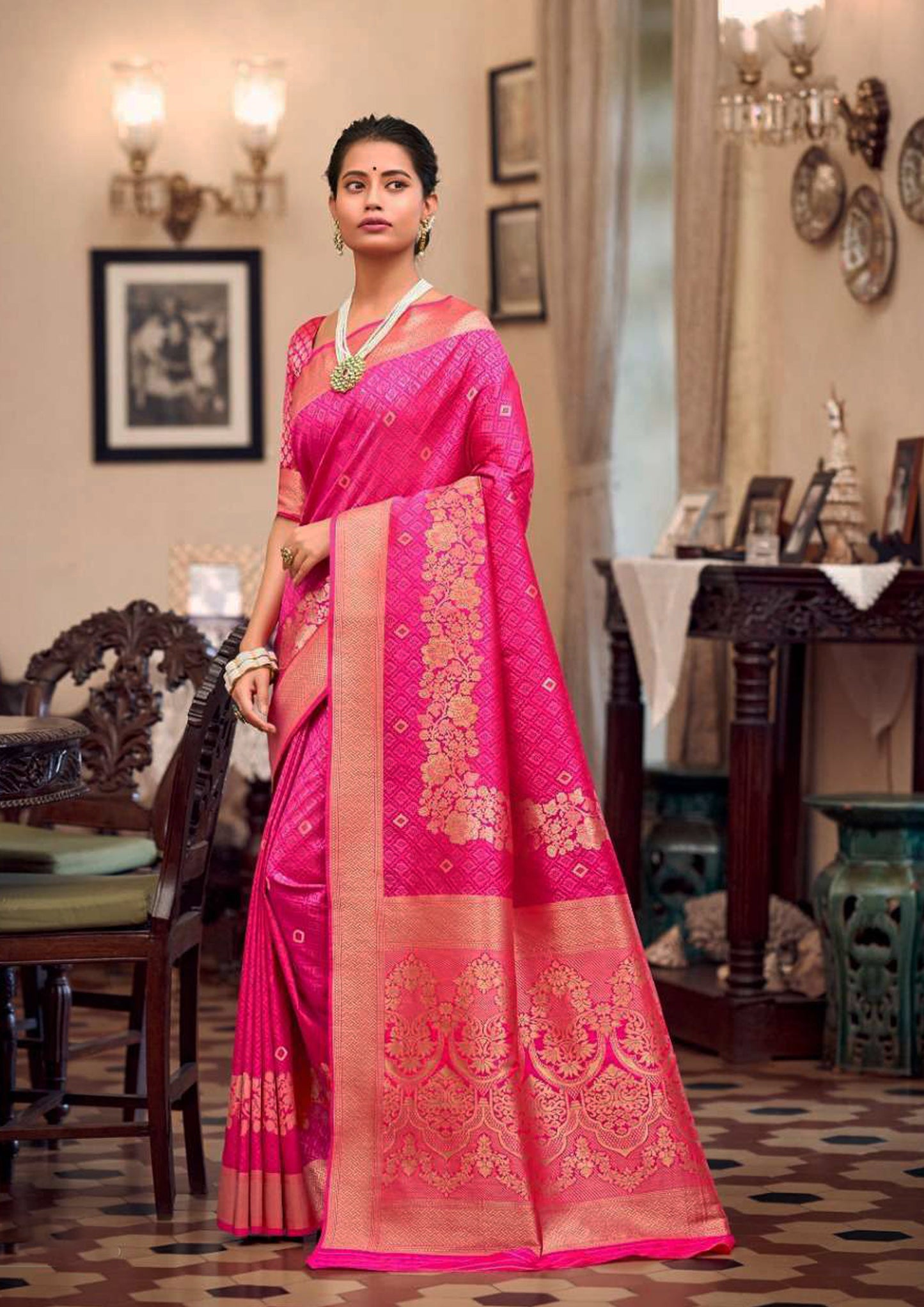 Pink Pure Silk Saree With Pink Blouse And Border (Unstitched)