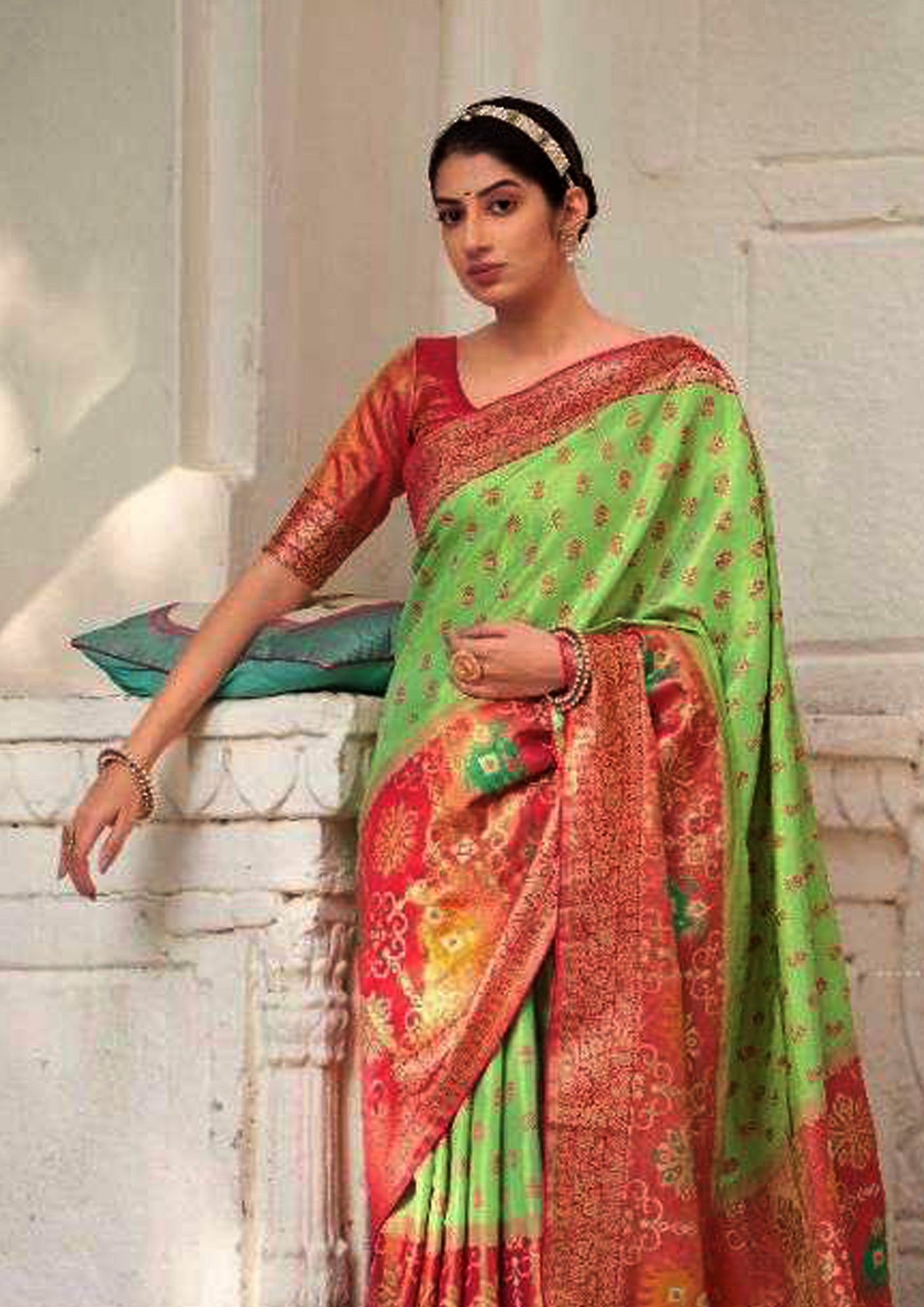 Green pure silk saree with red border and blouse (Unstitched)