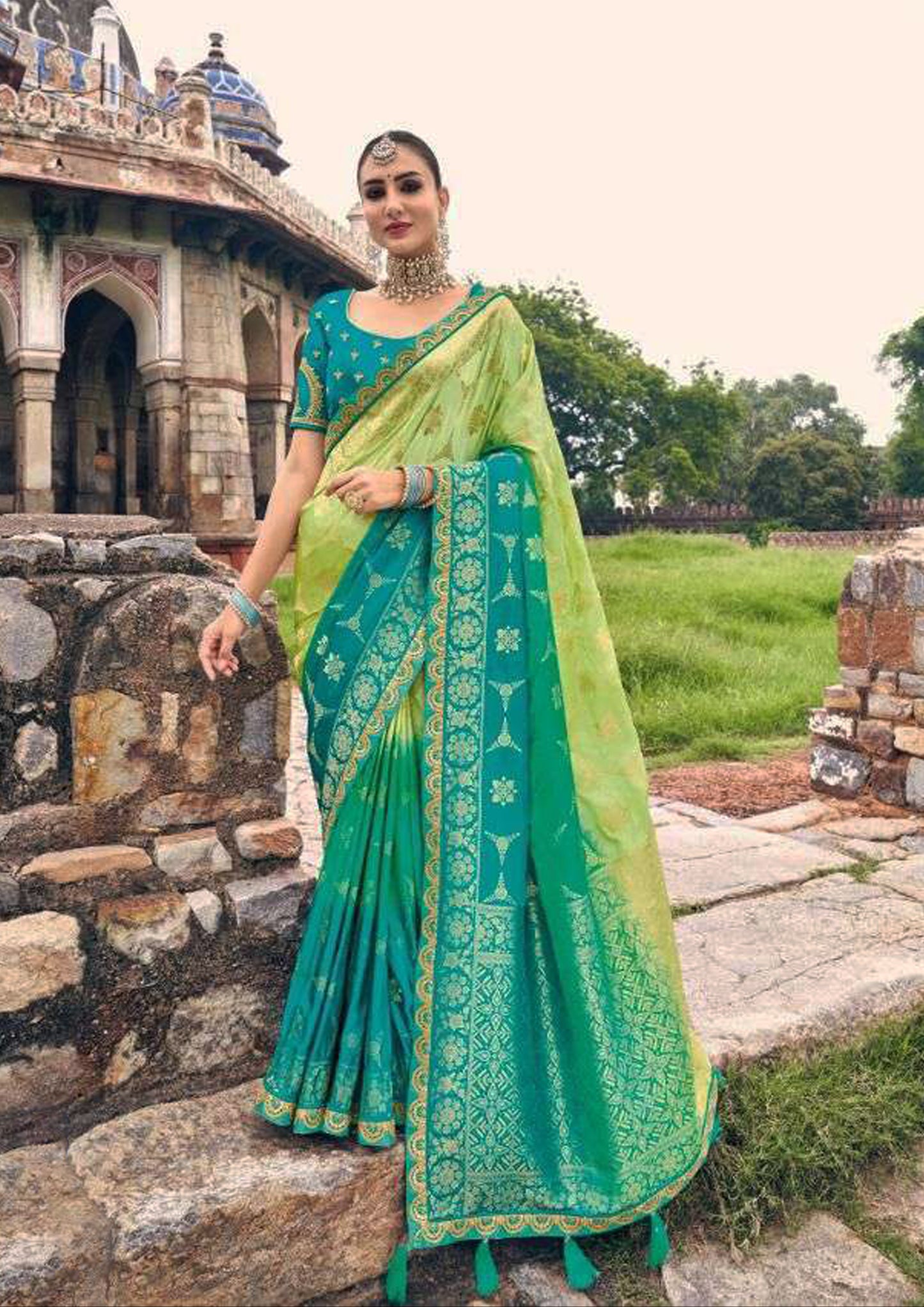 Tea green pure silk saree With Green Blouse And Border (Unstitched)