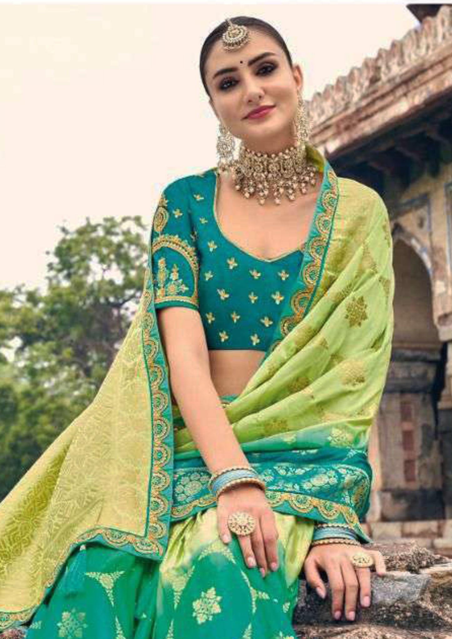 Tea green pure silk saree With Green Blouse And Border (Unstitched)