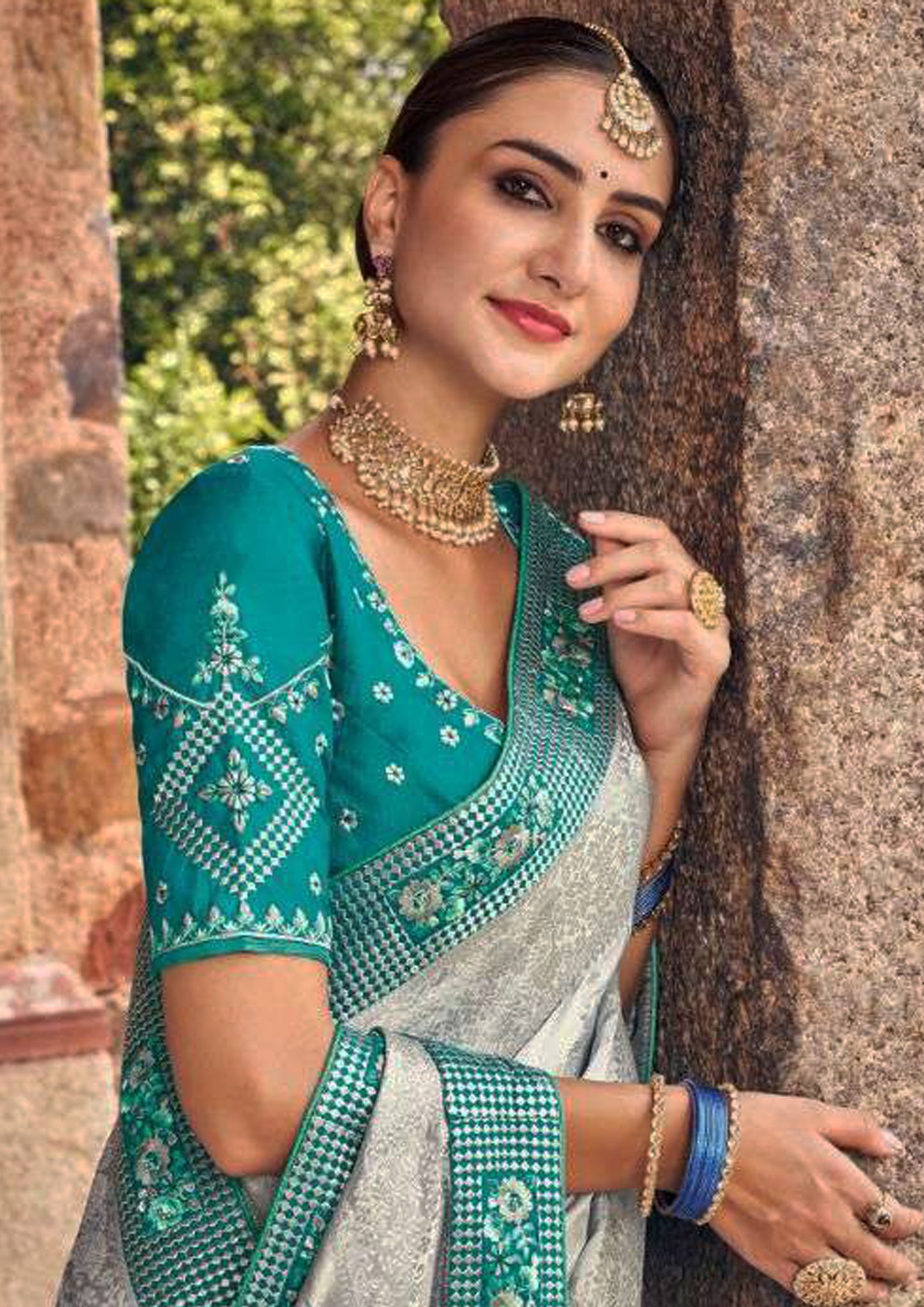 Silver Pure Silk Saree With Blue-Green Blouse And Border (Unstitched)