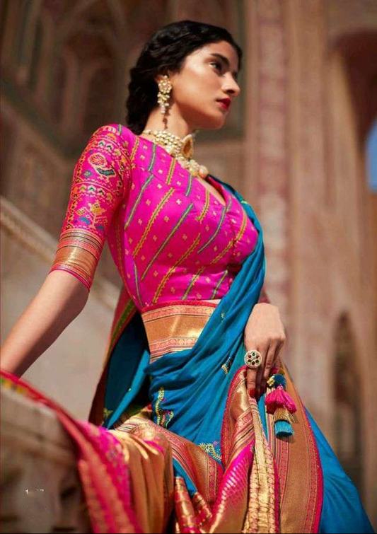 Ocean Blue Saree With Golden Border And Pink Blouse (Unstitched)