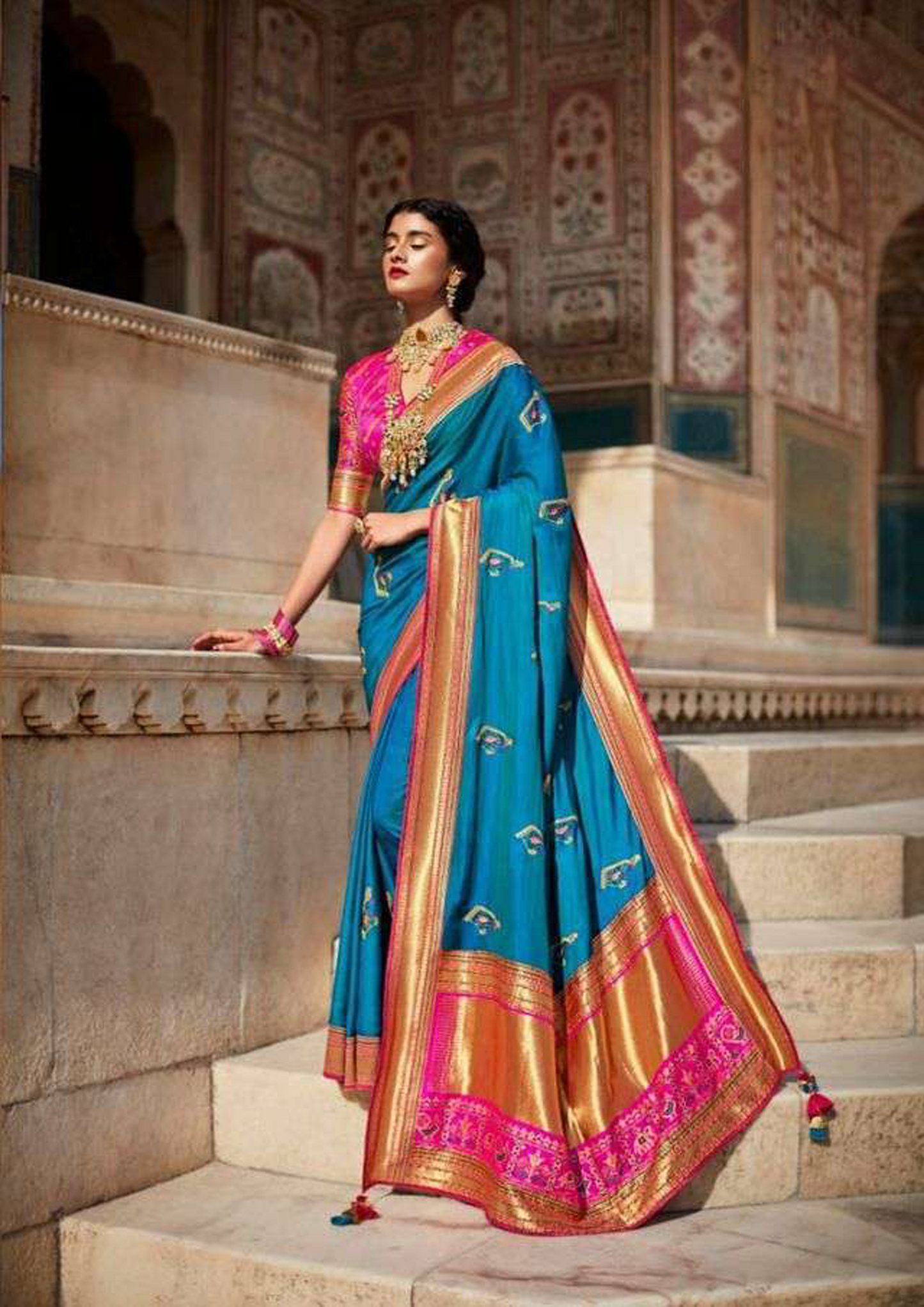 Ocean Blue Saree With Golden Border And Pink Blouse (Unstitched)