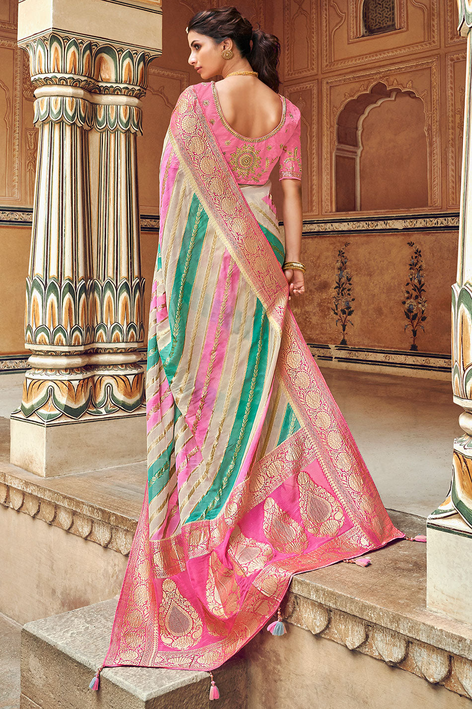 Baby Pink pure silk saree with heavy aanchal golden border and printed blouse (Unstitched)