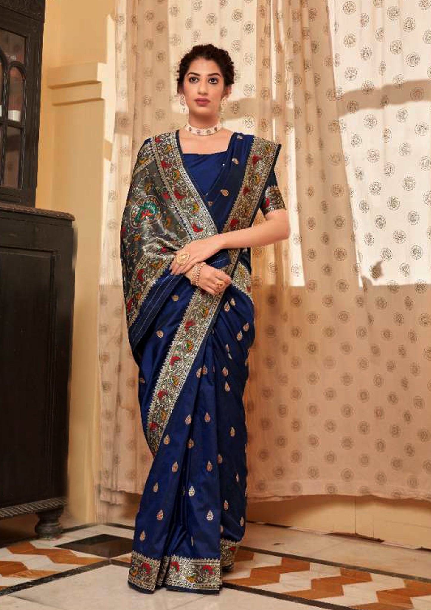 Royal Look Navy blue Pure silk saree (unstitched)